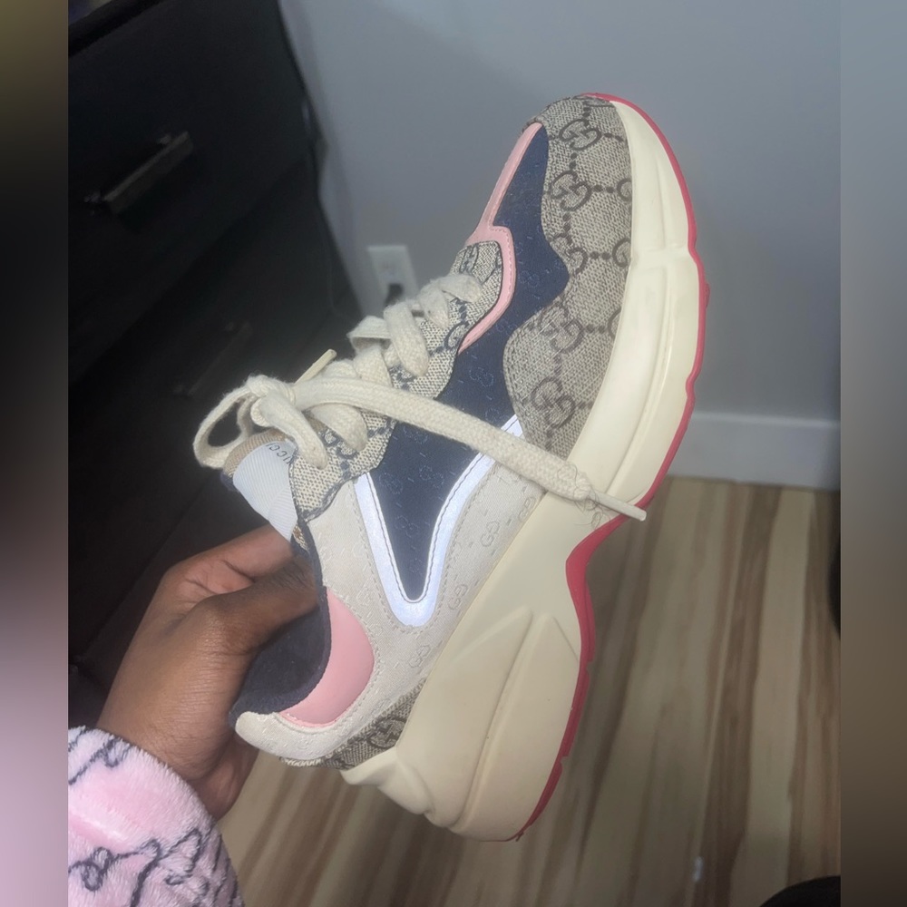 GUCCI PYTHON SNEAKERS - PINK